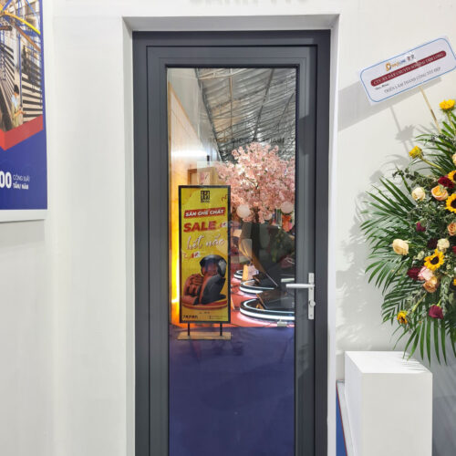 10 Cua Quay Gold Door