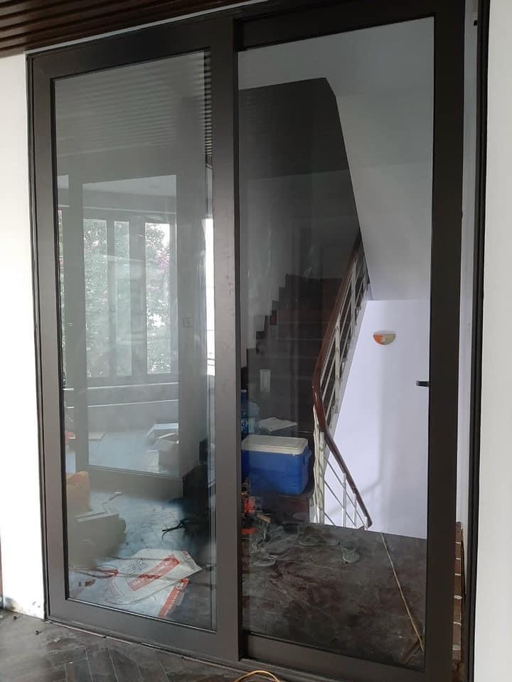 Cửa đi xf95 ray inox
